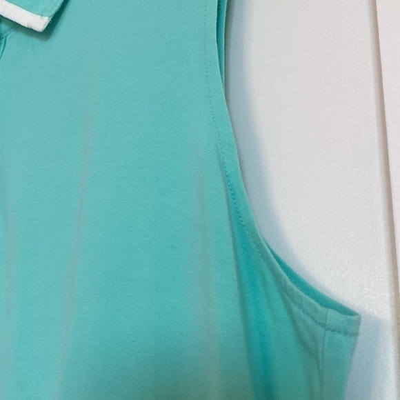 Talbots teal and white collared sleeveless shirt. Snap front closure. Large
C - Picture 4 of 7